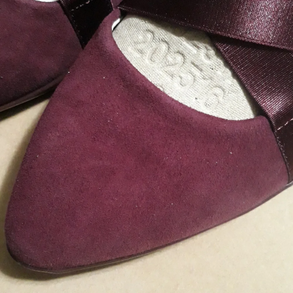 Burgundy Ballet Style  Suede Flats Sz 8.5 - Picture 5 of 16